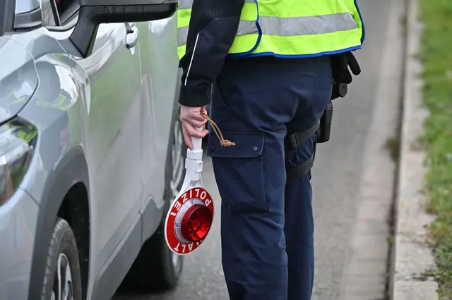 Ein Autofahrer wurde mit vier Promille angehalten. (Symbolbild) | Foto: Katharina Kausche/dpa