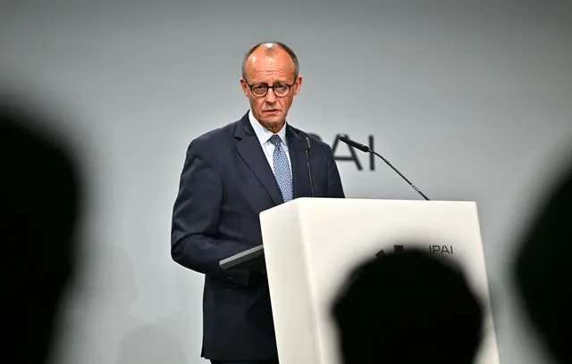 Bundeskanzler Friedrich Merz (CDU) war Ende Oktober nach Heilbronn gekommen. (Archivbild)  | Foto: Jan-Philipp Strobel/dpa