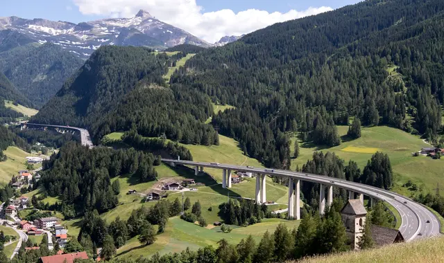 Die wichtigste Nord-Süd-Verbindung der Alpen ist wegen einer Demonstration in Österreich gesperrt. (Archivbild) | Foto: Sven Hoppe/dpa