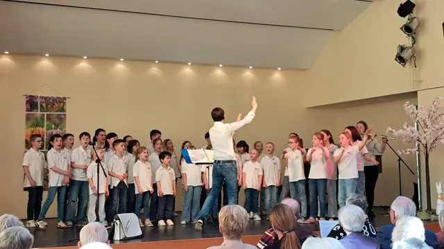 Die jungen Sängerinnen und Sänger bringen klassische, traditionelle und moderne Musikstücke gemeinsam auf die Bühne. | Foto: Junge Kantorei St. Martin