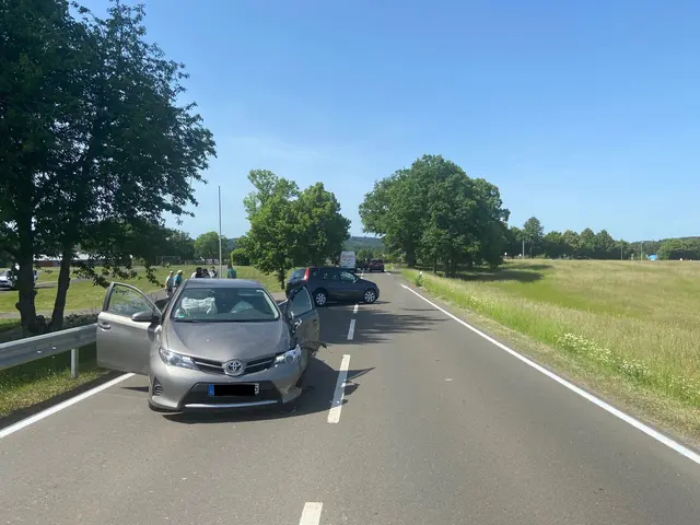 Auf der L177 zwischen Herborn und Veitsrodt sind zwei Autos frontal zusammengestoßen. Vier Menschen, darunter zwei Kinder, wurden leicht verletzt und in ein Krankenhaus gebracht. | Foto: Polizeidirektion Trier