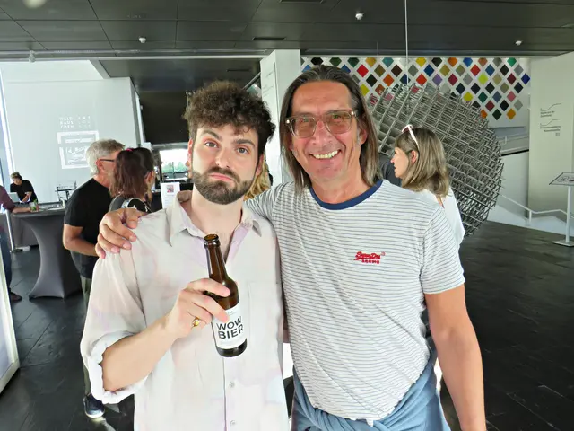 Andy Heinrich (mit WOW Bier aus Ludwigshafen) und Uwe Rehren | Foto: Brigitte Melder