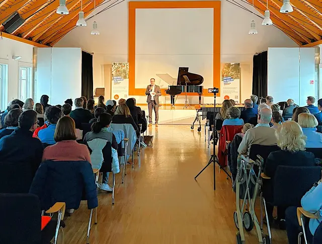 Kulturdezernent Claudius Güther bei einem Preisträger-Konzert | Foto: Bildrechte: Yu-Lun Chang