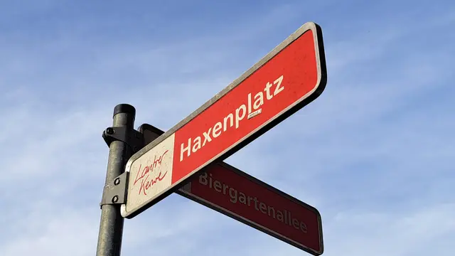 Zahlreiche Biergärten und Imbissstände laden während der Lautrer Maikerwe 2026 zum Verweilen und Genießen ein | Foto: Monika Klein