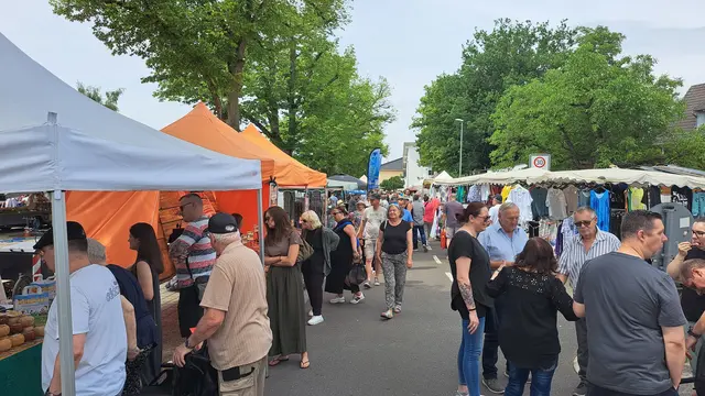 Mehr als 100 Aussteller präsentierten beim Bauernmarkt Weilerbach ihre Produkte und sorgten für ein abwechslungsreiches Angebot | Foto: Monika Klein