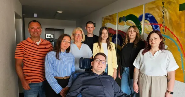 Wenn in der Kreisverwaltung neue Aufgaben anstehen, helfen zusätzliche Mitarbeitende dabei, Anträge und Anliegen in den Teams zu bearbeiten. V.r.n.l.: Saskia Magin, Sabrina Kühlmann, Andrea Pretzel-Fauth, Sean Wilk, Gabriel Blott, Bettina Seither, Olesja Laubach, Thomas Sieper. | Foto: KV Ger/AJ