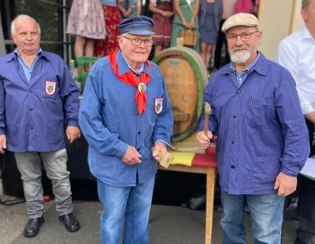 Mit dem Fassanstich beginnt in Edenkoben die Owwergässer Winzerkerwe, die vom 4. bis 7. Juni gefeiert wird | Foto: Stadt Edenkoben