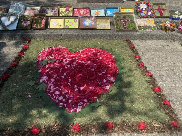 Fornleichnam in Bellheim - bunte Blumenteppiche schmücken die Straßen | Foto: Gadinger/frei