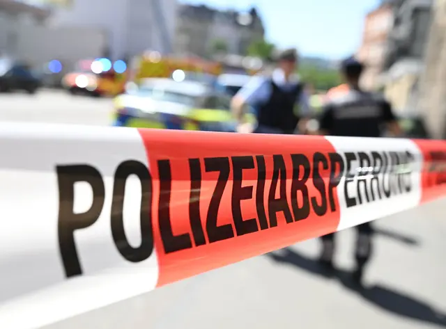 Die Polizei war mit zahlreichen Kräften ausgerückt. (Symbolbild) | Foto: Bernd Weißbrod/dpa