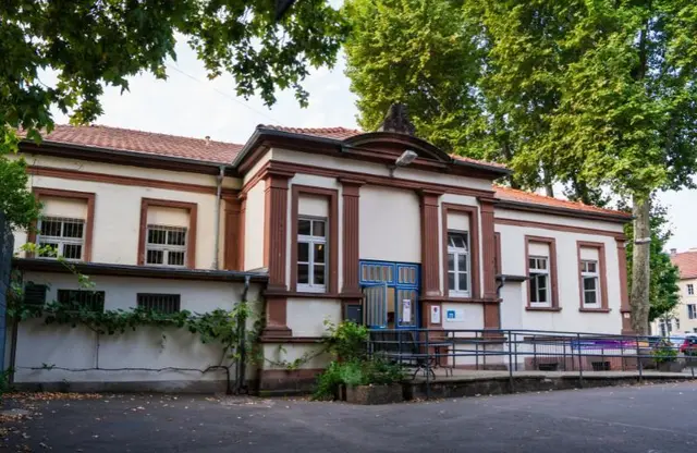 Wer vor verschlossener Tür steht, muss Termine und Besuche kurzfristig verschieben. | Foto: Stadt Neustadt/Daniel Löwedey