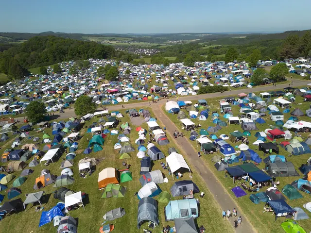 Für die Anreise zu Rock am Ring gibt es ein paar Tipps und Tricks. (Archivbild) | Foto: Thomas Frey/dpa