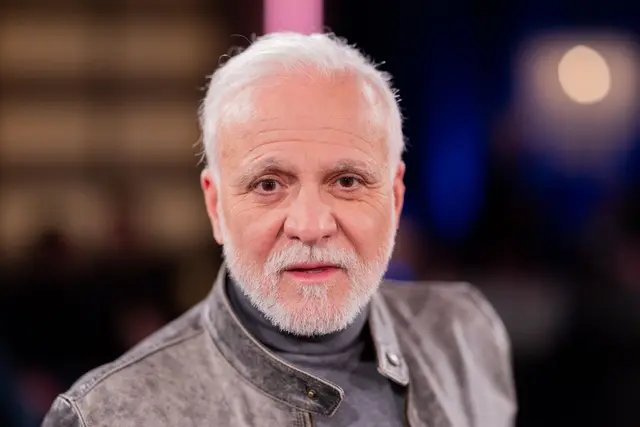 Nino De Angelo, Sänger, steht im Anschluss an die Aufzeichnung der Talkshow „Kölner Treff“ in den Studios des WDR im Stadtteil Bocklemünd.  (zu dpa: «Nino de Angelo träumt immer noch von Pferdehof in Italien») | Foto: dpa