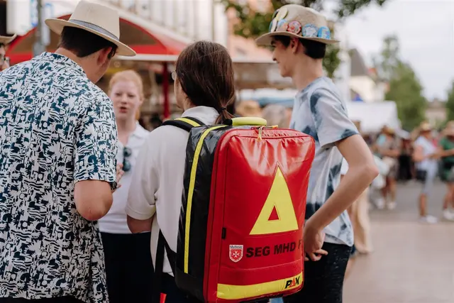 Sicherheit hat beim laufenden Strohhutfest höchste Priorität. | Foto: Aljosha Wohlgemuth