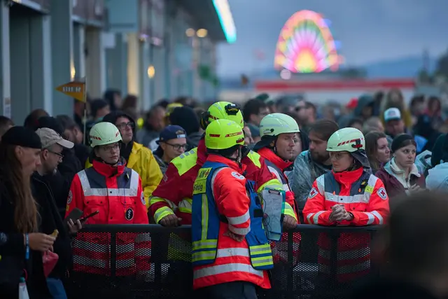 Helfer sind bei Rock am Ring im Einsatz. (Archivbild) | Foto: Sascha Ditscher/dpa