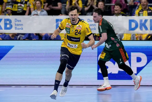 Löwen-Legende Patrick Groetzki bejubelt das letzte Heimspieltor seiner Karriere zum 22:19.  | Foto: Zimmermann/PIX-Sportfotos