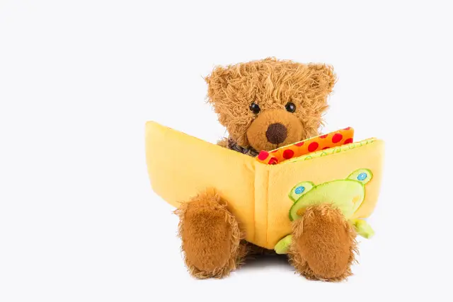 In den Ferien suchen Familien nach neuen Büchern und Aktionen, die Kinder zum Lesen motivieren. | Foto: bina01/stock.adobe.com