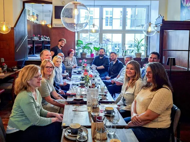 Händlerinnen und Händler aus der Heidelberger Altstadt kamen beim
Händlerfrühstück der Wirtschaftsförderung im Café Burkardt zum Austausch über
die Zukunft der Innenstadt zusammen. (Foto: Stadt Heidelberg) | Foto: Stadt Heidelberg