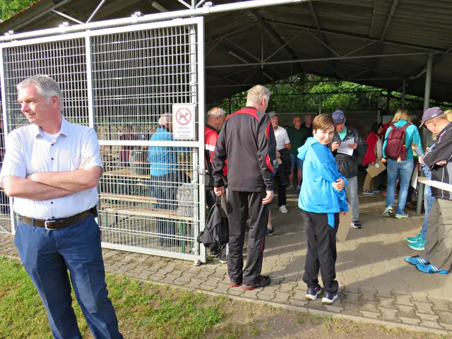 Bürgermeister Andreas Poignée war auch schon früh vor Ort | Foto: Brigitte Melder