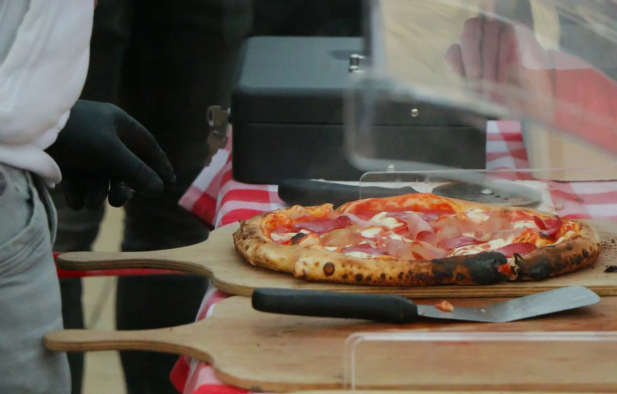Polizei-stoppt-fl-chtende-Pizzadiebe-nach-Verfolgung-an-A63