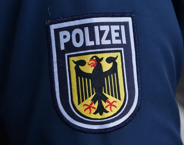 Der Mann sprach Bundespolizisten an. (Symbolbild) | Foto: Martin Schutt/dpa