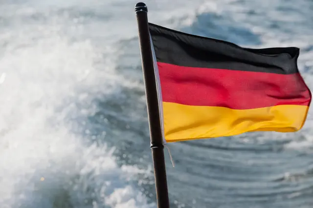 Nur ein Teil der Deutschen Handelsflotte unter deutscher Flagge unterwegs. (Symbolbild) | Foto: Stefan Sauer/dpa-Zentralbild/dpa
