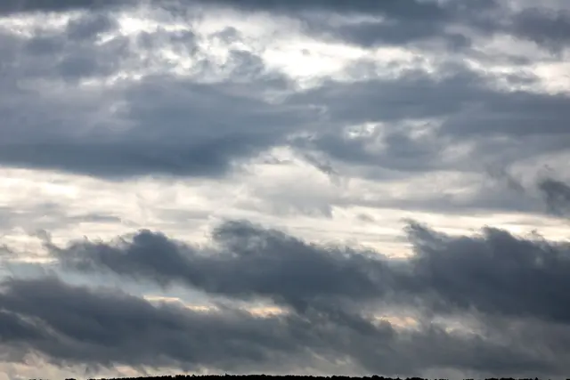 Nach Gewittern am Samstag zeigt sich der Sonntag in Rheinland-Pfalz und im Saarland vielerorts freundlicher. (Symbolbild) | Foto: Thomas Banneyer/dpa