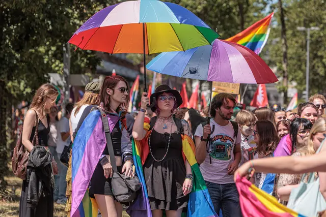 Bunt, politisch, bewegend: Der CSD in Karlsruhe | Foto: Paul Needham