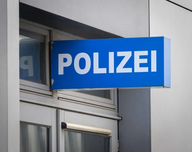 Nach dem Diebstahl sucht die Polizei nach Zeugen. (Symbolbild) | Foto: Soeren Stache/dpa