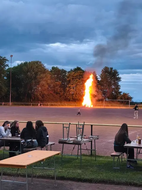 Maibaumverbrennung Kriegsfeld  | Foto: Ralf Schmidt