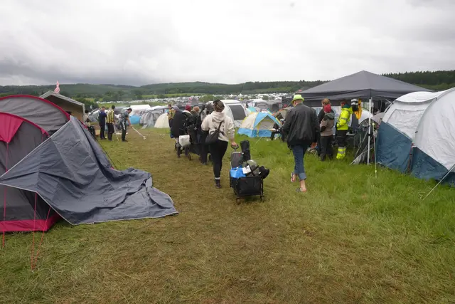 Auf den Campingplätzen stehen meist mobile Toiletten bereit.  | Foto: Thomas Frey/dpa