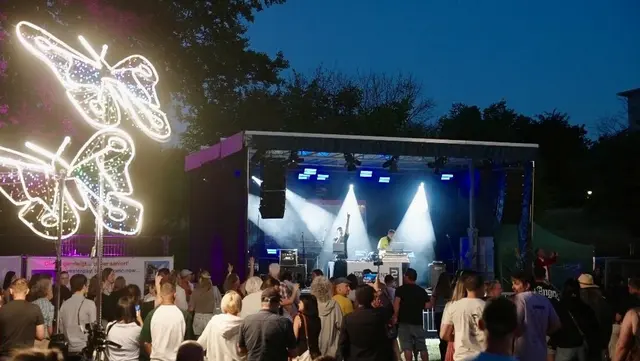 Kurparkfest Bad Bergzabern 2026: Die Gäste erwartet wieder ein stimmungsvolles Open-Air-Wochenende. | Foto: Marvin Degner