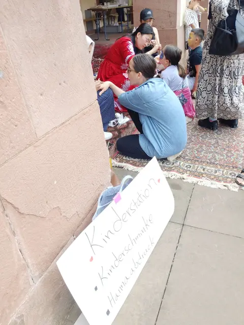 Schminken der Kinder | Foto: M. Schindler