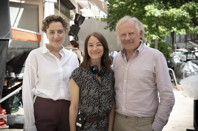 Risotto brutale: Axel Milberg, Maren Eggert und Regisseurin Friederike Jehn treffen bei den Dreharbeiten in Hamburg aufeinander. | Foto: NDR Norddeutscher Rundfunk