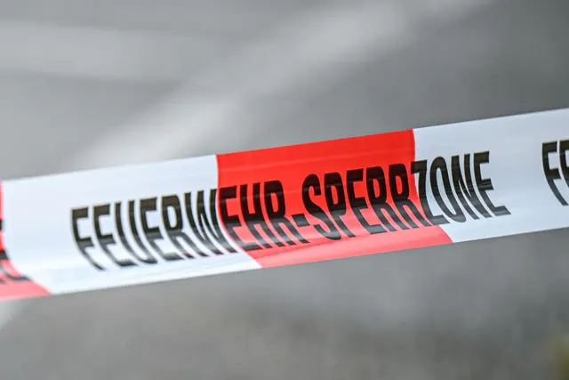 Feuerwehreinsatz an der Grundschule: Wegen des Gasaustritts fällt der Unterricht aus. (Symbolbild) | Foto: Marius Bulling/dpa