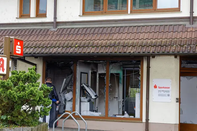 In einer Bankfiliale in Glottertal kam es zu der Sprengung. (Archivbild) | Foto: Bernhard Würzburger/dpa
