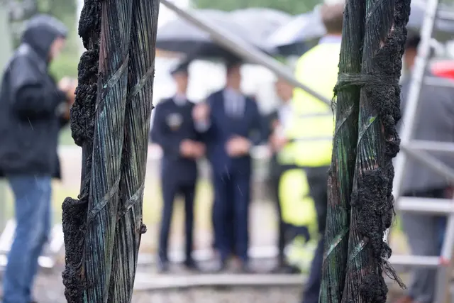 Bislang gibt es keine Hinweise auf Täter und Motiv nach dem Feuer in Umspannwerk. | Foto: Marijan Murat/dpa