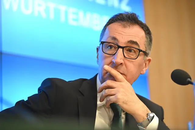 Er musste nach eigenen Worten schon viele Beleidigungen in seiner Karriere ertragen: Cem Özdemir. (Archivbild) | Foto: Katharina Kausche/dpa