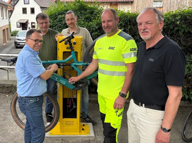 ADAC Radservice-Station in Immenhausen mit kostenfreiem Werkzeug und Luftpumpe rund um die Uhr. | Foto: ADAC Hessen-Thüringen e.V.