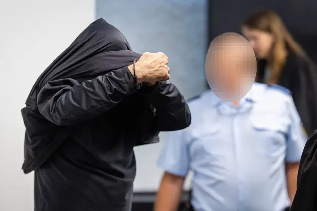Der Angeklagte soll die Frau aus dem Stuttgarter Drogenmilieu kennen. | Foto: Christoph Schmidt/dpa