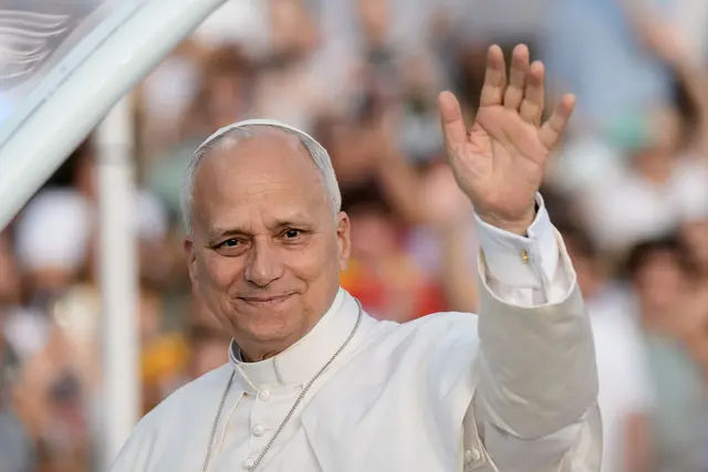 Papst Leo XIV. macht während seines Frankreichbesuchs im September auch Station in Metz (Archivbild). | Foto: Bernat Armangue/AP/dpa