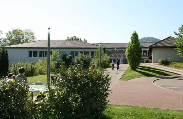 Über die Zukunft des Evangelischen Trifels-Gymnasiums in Annweiler berät in dieser Woche die Landessynode der Evangelischen Kirche der Pfalz. | Foto: Archiv/PS