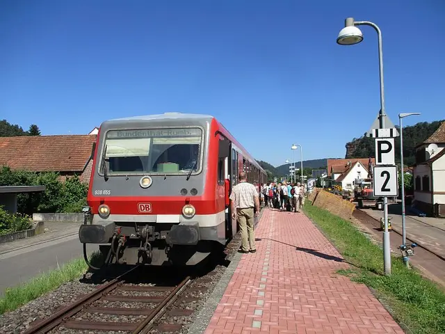 Ab 27. Juni fahren wieder Züge ins Wieslautertal. Das Archivfoto zeigt einen Triebwagen der Wieslauterbahn im Bahnhof Dahn. | Foto: Matthäus Burkhart/Eisenbahnfreunde Dahn
