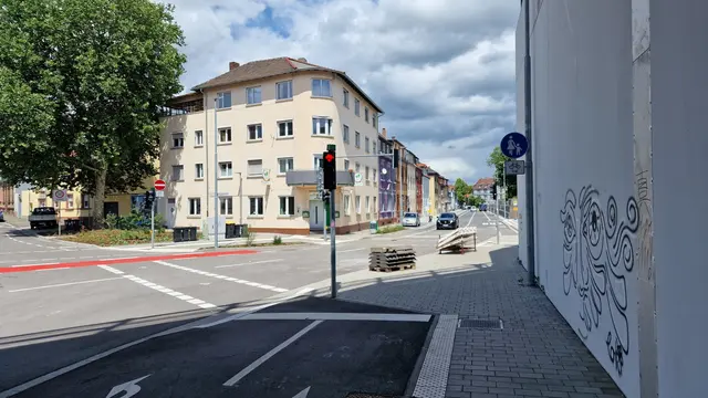 Nach 13 Jahren ist das Viadukt nun endlich wieder in beiden Richtungen befahrbar. Die Trippstadter Straße wurde fertiggestellt. | Foto: Ralf Vester