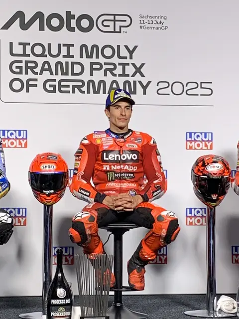Der Spanier Marc Marquez gewann auf Ducati beide Rennen auf dem Sachsenring 2025 | Foto: Michael Sonnick