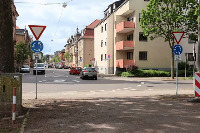 Alter Meßplatz, neue Ausfahrt: Die Ausfahrt vom Alten Meßplatz erfolgt jetzt über einen neuen Anschluss am Mini-Kreisverkehr am Knotenpunkt Nordring/Westring | Foto: Stadt Landau