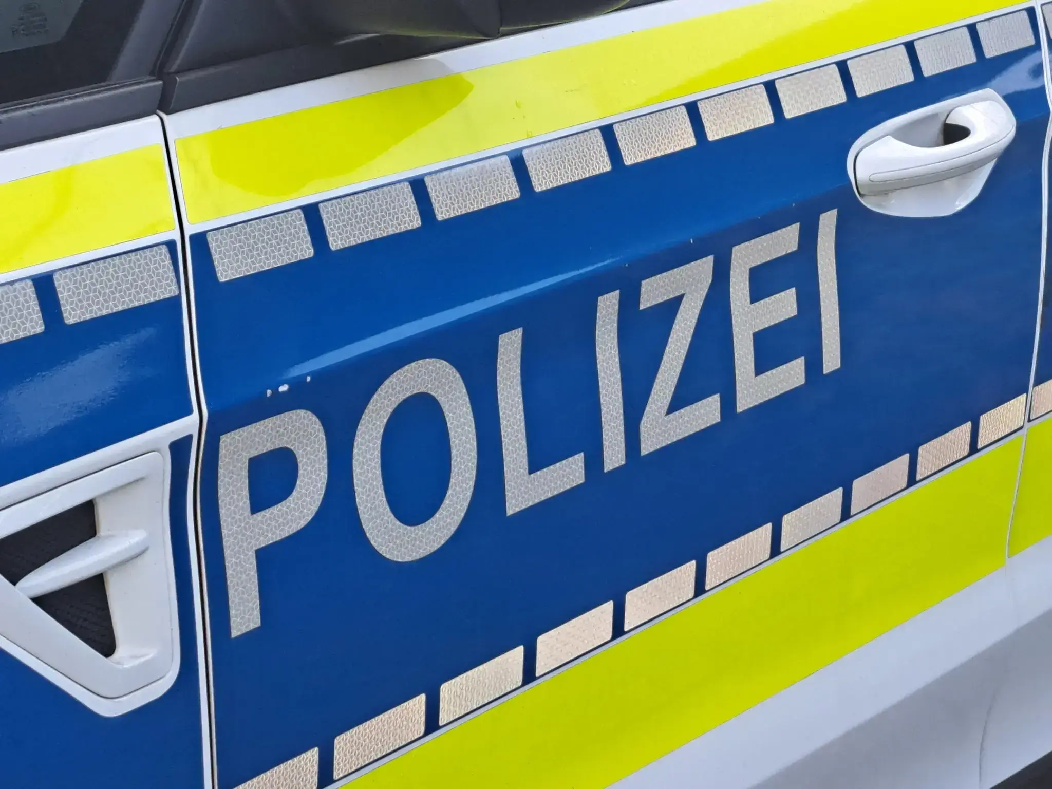 Polizei-Aktion-in-Speyer-Infos-zu-Gewalt-gegen-Frauen-und-Kinder