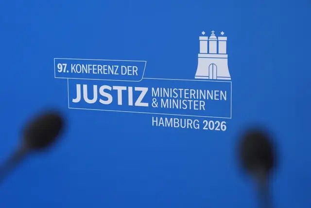 Beim Straftatbestand der Politikerbeleidigungen soll es Einschränkungen geben.  | Foto: Marcus Brandt/dpa