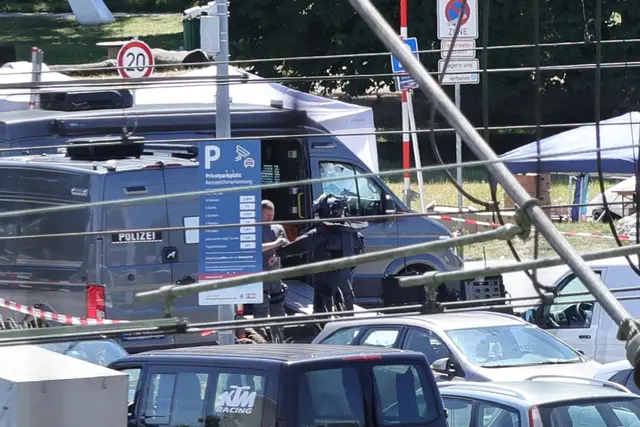 Die Polizei fand bei Durchsuchungen einen verdächtigen Gegenstand, der sich später aber als ungefährlich herausstellte. | Foto: Förster/swd-medien/dpa