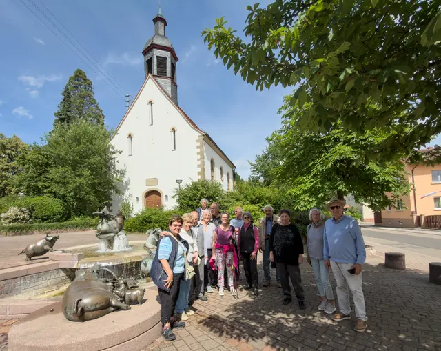 Gernot Rumpf hat viele Brunnen in der Region gestaltet.  | Foto: Volker Schläfer