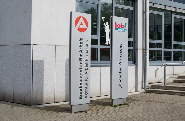 Im Rahmen eines neuen Modellprojekts will das Jobcenter junge arbeitslose Menschen, die arbeiten könnten und sich permanent den Angeboten des Jobcenters verweigern, zu gemeinnütziger Arbeit verpflichten. | Foto: Frank Schäfer
